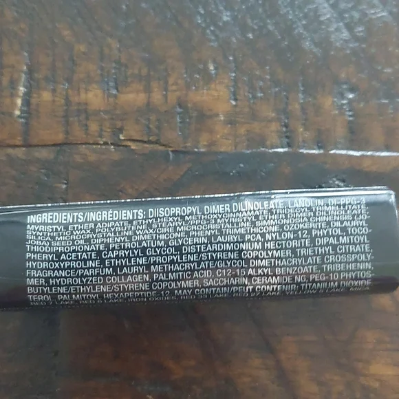 Lipstick - Picture 3 of 4